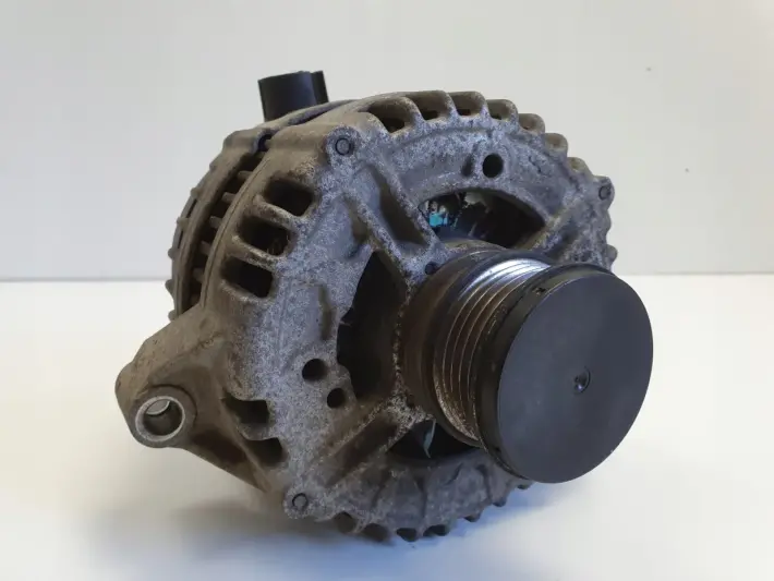 Volvo V70 III XC70 II 2.4 D5 ALTERNATOR 0121715079