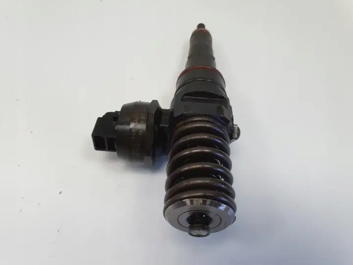 Skoda Octavia I 1.9 TDI POMPOWTRYSKIWACZ wtrysk 038130073AJ