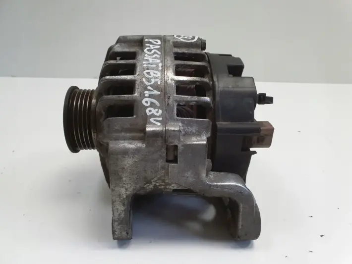 VW Passat B5 1.6 8V ALTERNATOR Valeo 06B903016D 90A