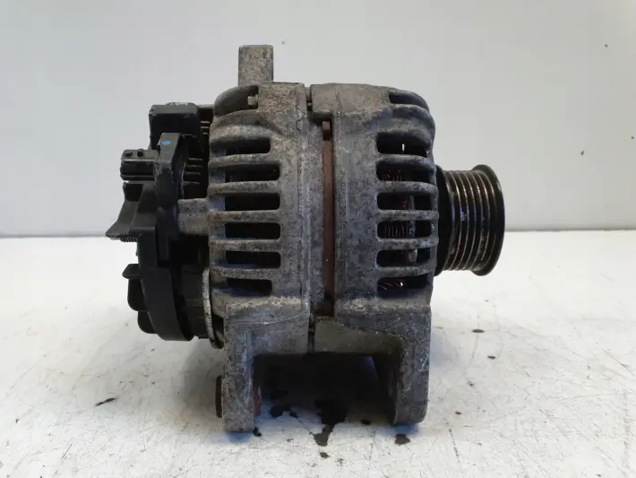 Renault Megane III 1.6 16V ALTERNATOR 0124425070 bosch 120A