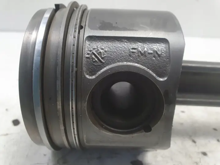 BMW E87 E90 E91 2.0 D TŁOK KORBOWÓD M47 0840C