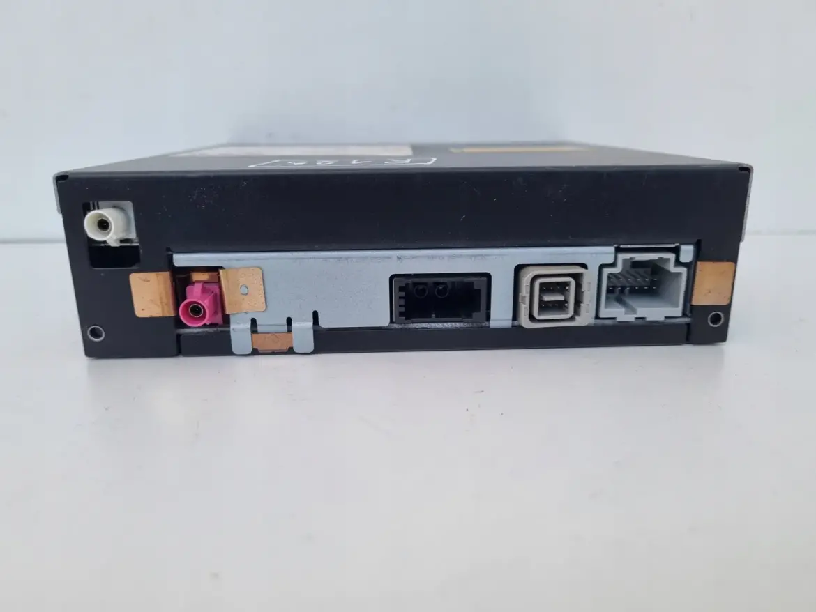 Volvo S80 II V70 III XC70 II ZMIENIARKA PŁYT CD 31285568AA