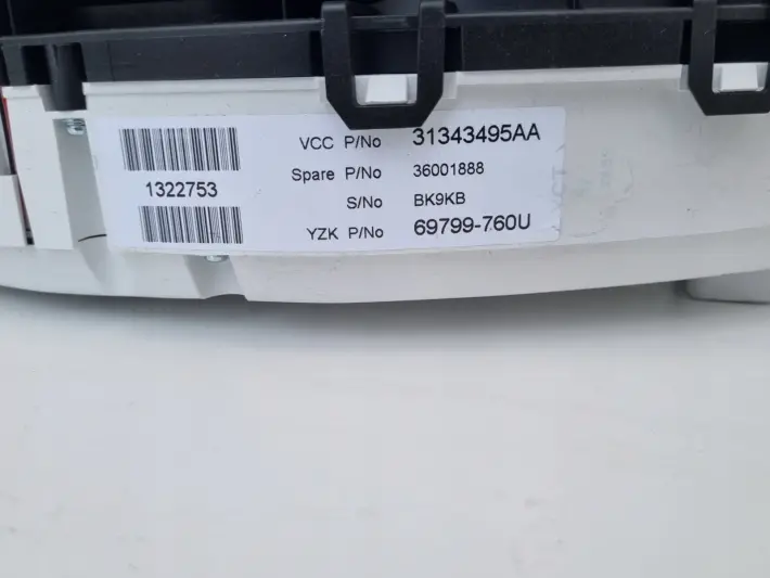 Volvo XC60 2.4 D5 diesel LICZNIK ZEGARY R-DESING Europa 31343495AA