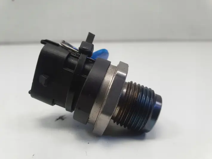 Opel Vectra C Signum 1.9 CDTI CZUJNIK PALIWA zawór 0281002706