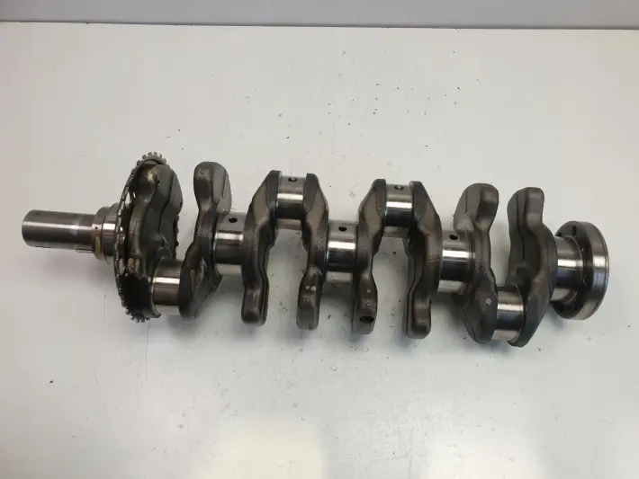 Toyota Avensis T27 2.0 D4D WAŁ KORBOWY