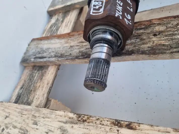 Nissan Juke 1.6 T turbo LEWA PRZEDNIA PÓŁOŚ półośka lewy przód Automat