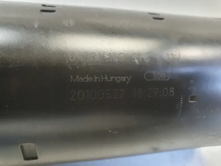 Volvo CX60 2.4 D D5 ROZRUSZNIK bosch 31327066 0001109398