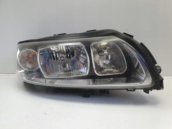 Volvo S60 I V70 II LIFT PRZEDNIA LAMPA PRAWA prawy przód EUROPA 30698826