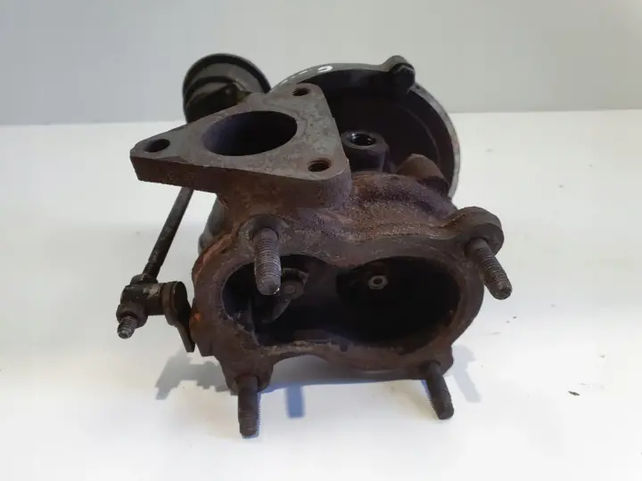 VW Bora 1.9 TDI TURBOSPRĘŻARKA turbo 038145701D