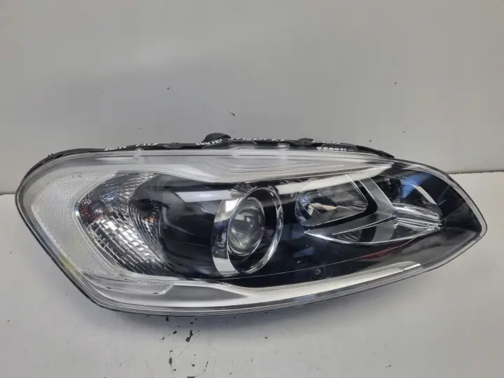Volvo XC60 13-17r LIFT PRZEDNIA LAMPA PRAWA PRAWY PRZÓD LED europa 31420250
