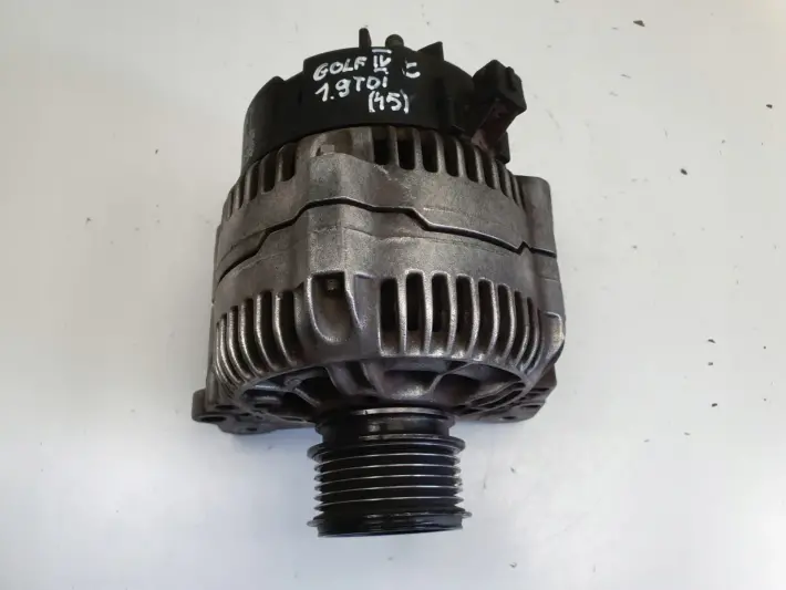 Audi A3 8L Golf IV Seat Leon 1.9 TDI ALTERNATOR 0123310035 038903023G