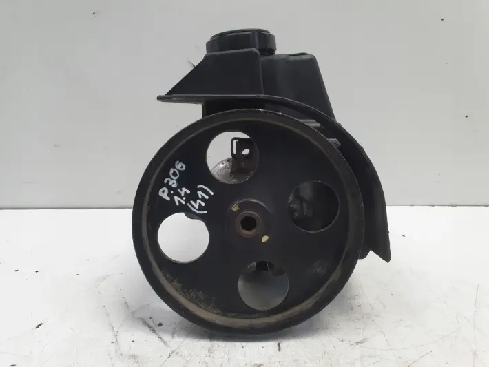 Peugeot 206 1.4 16V POMPA WSPOMAGANIA 9631411580