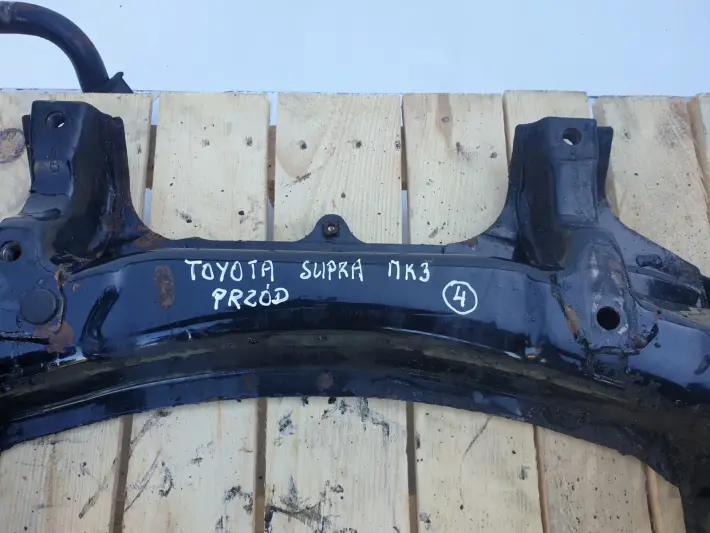 Toyota Supra 3.0 PRZEDNIE SANKI BELKA POD SILNIK