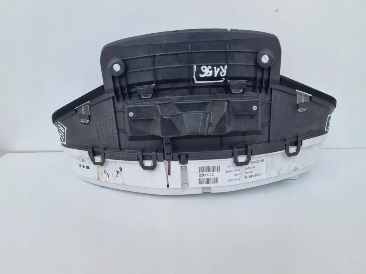Volvo S80 II V70 III XC70 II 2.0 16V LICZNIK ZEGARY Europa 30786622AB
