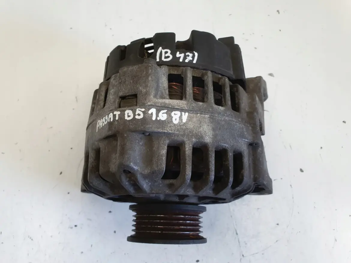 VW Passat B5 1.6 8V ALTERNATOR Valeo