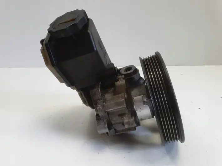 Opel Vectra B 2.0 16V POMPA WSPOMAGANIA 90495960