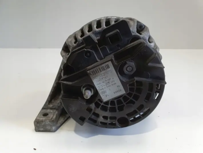 Volvo XC90 2.4 D5 ALTERNATOR 30667787