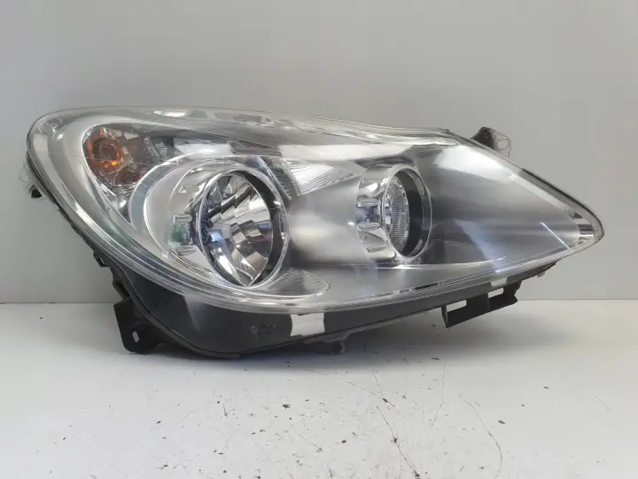 Opel Corsa D PRZEDNIA LAMPA PRAWA prawy przód anglik 13186384