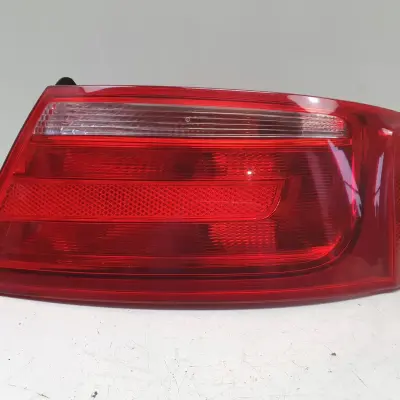 Audi A5 8T TYLNIA TYLNA LAMPA PRAWA prawy tył pasażera 8T0945096