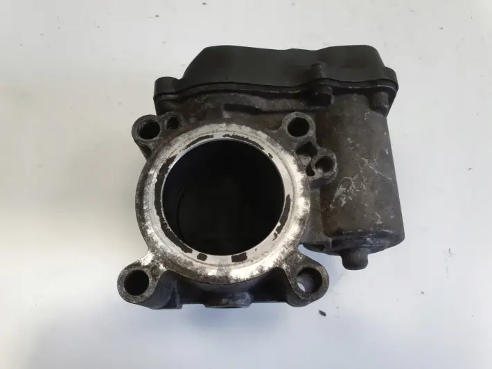 VW Fox 1.4 8V PRZEPUSTNICA 03C133062B