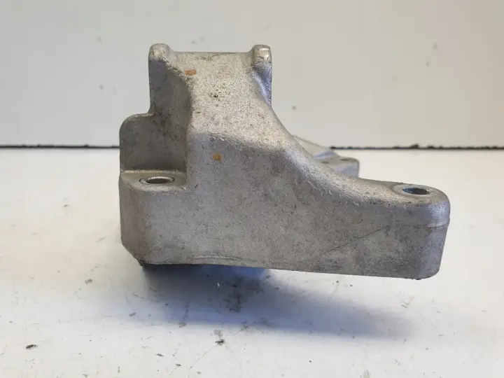 Volvo V60 II 1.5 T ŁAPA MOCOWANIE ALTERNATORA 31430702