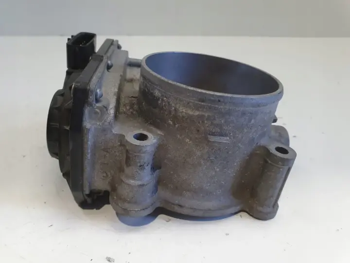Volvo C30 S40 II V50 2.4 B PRZEPUSTNICA 8677694