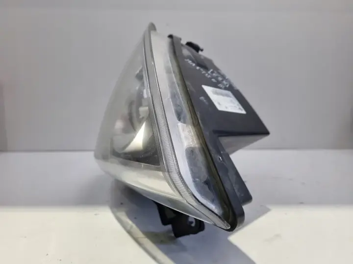 Renault Master III Opel Movano B PRZEDNIA LAMPA LEWA lewy przód 260600049R