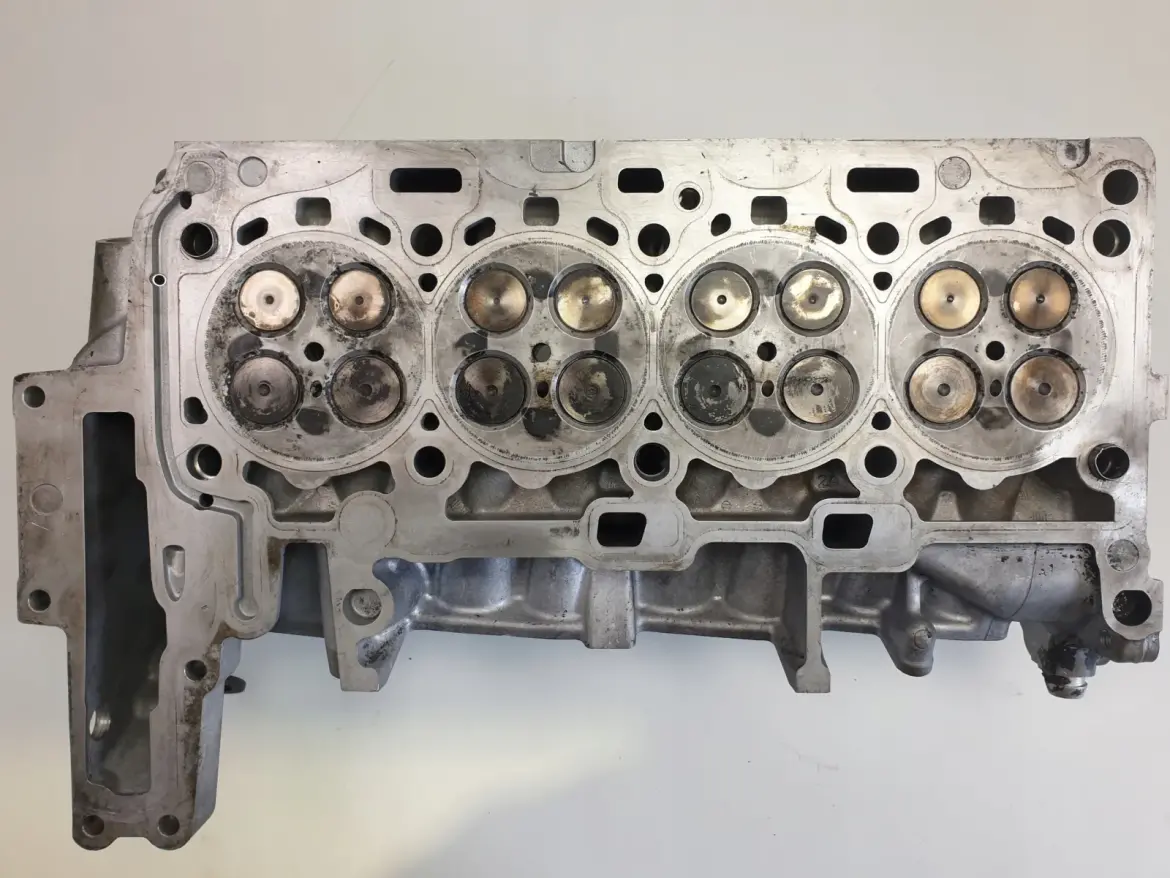 BMW F30 2.0 D GŁOWICA CYLINDRÓW wałki 85137090400