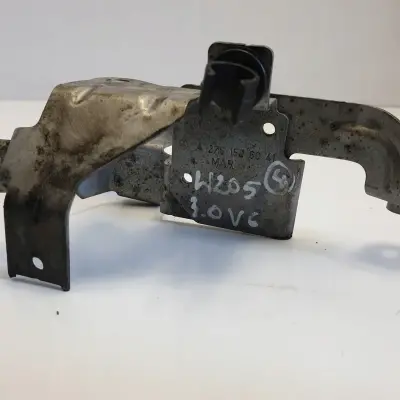 Mercedes W205 3.0 V6 UCHWYT MOCOWANIE A2761596041