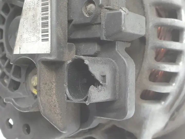 Seat Ibiza II III 1.9 TDI ALTERNATOR Bosch 028903028E 120A