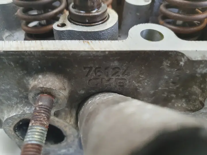 Opel Astra II G 1.6 8V GŁOWICA CYLINDRÓW 90400242 Z16SE