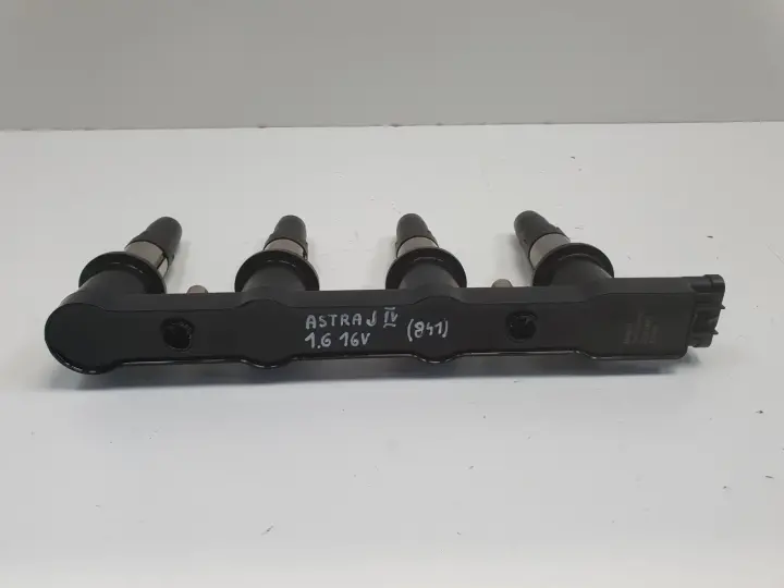 Opel Astra IV J 1.6 16V CEWKA ZAPŁONOWA CE01841