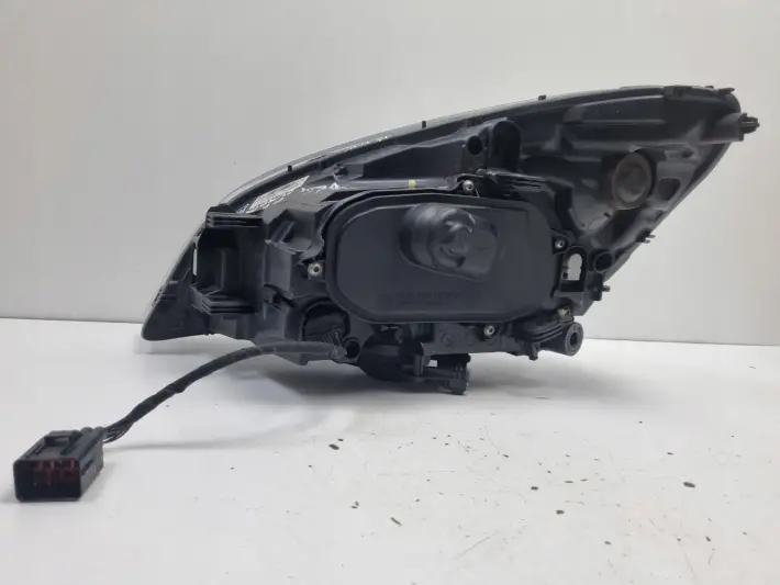 Volvo V60 S60 II PRZEDNIA LAMPA PRAWA prawy przód XENON EUROPA 31299991