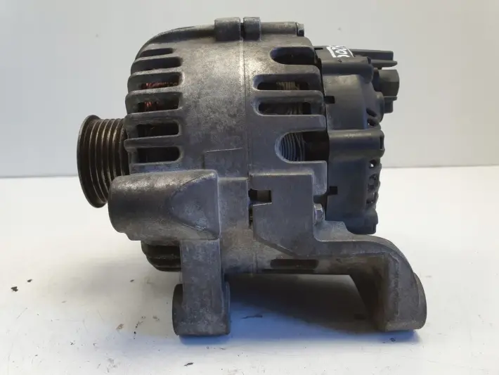 BMW X3 E83 2.0 D ALTERNATOR valeo 7797660 150A