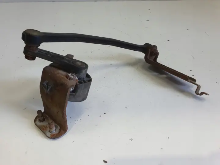Volvo S80 II V70 III CZUJNIK POZIOMOWANIA LAMPY prawy tył 8G9N-3C492-AA