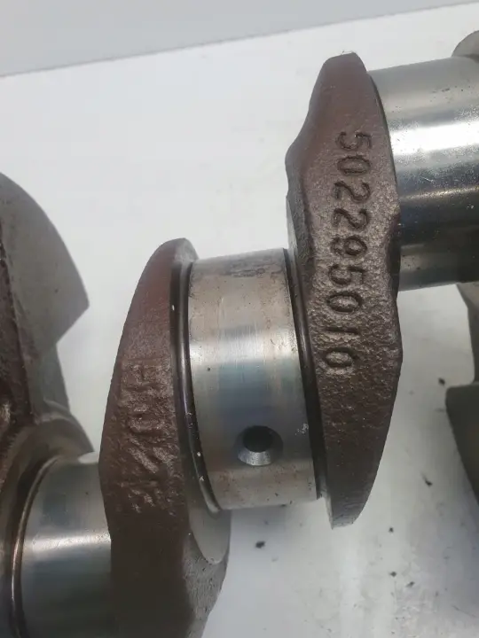 Iveco Daily III IV 3.0 HPI WAŁ KORBOWY 502295010 GH9052AS