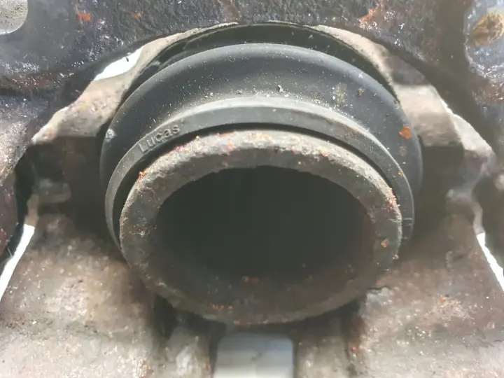 Renault Clio II PRAWY PRZEDNI ZACISK HAMULCOWY przód pasażera P.P Lucas