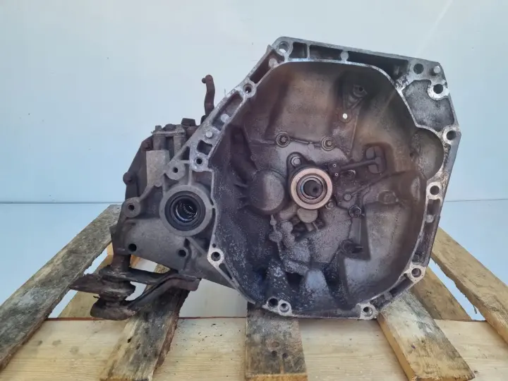 Nissan Qashqai J10 1.6 16V MANUALNA SKRZYNIA BIEGÓW manual JR5132