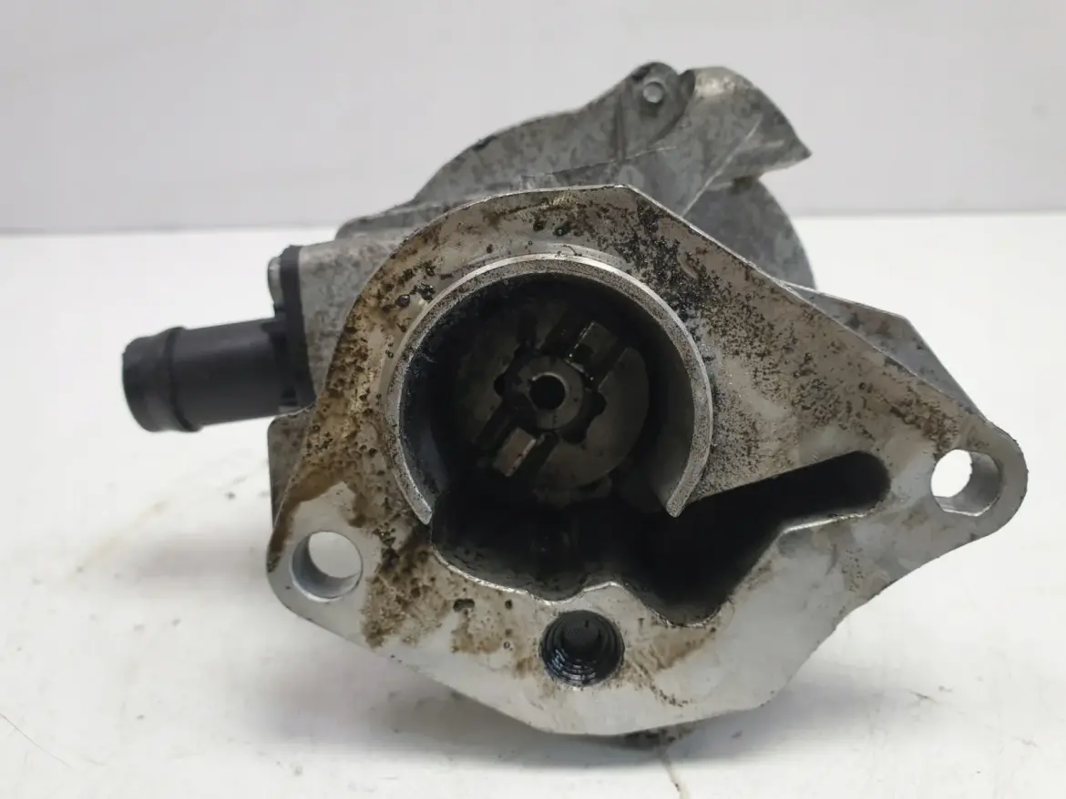 Nissan Qashqai 1.5 DCi POMPA VACUM wakum