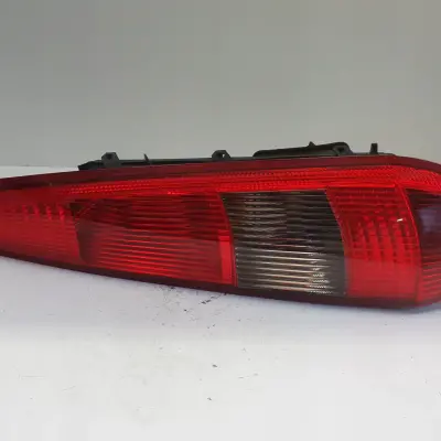 Ford Fiesta MK5 MK6 5D 02-05r TYLNA LAMPA PRAWA prawy tył pasażera