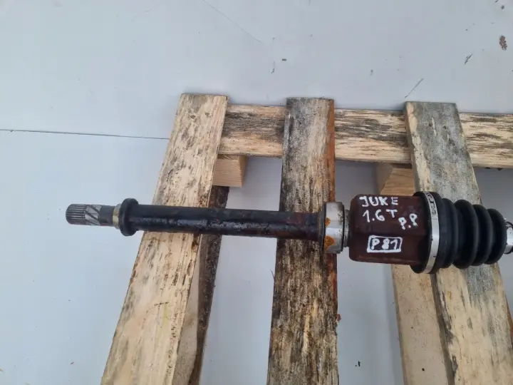 Nissan Juke 1.6 DIG-T PRAWA PRZEDNIA PÓŁOŚ półośka prawy przód Automat