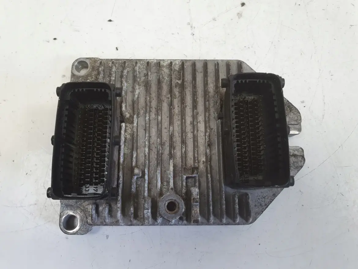 Opel Vectra C 1.8 16V STEROWNIK SILNIKA komputer 55351752