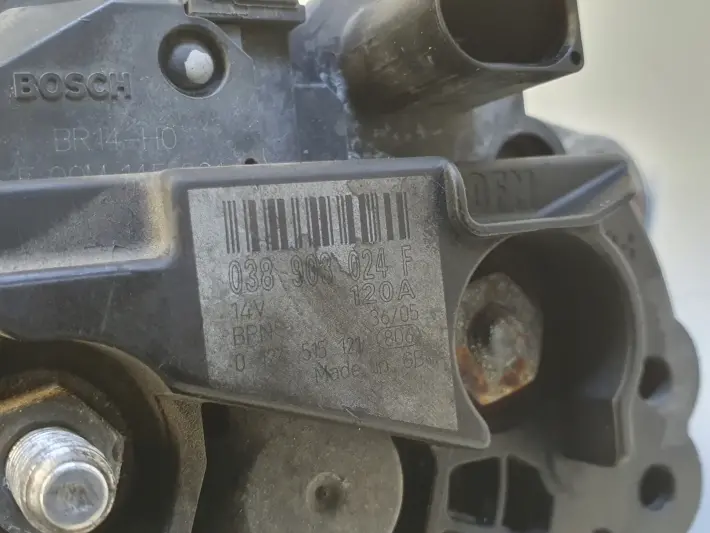 VW Transporter T5 1.9 TDI ALTERNATOR bosch 038903024F