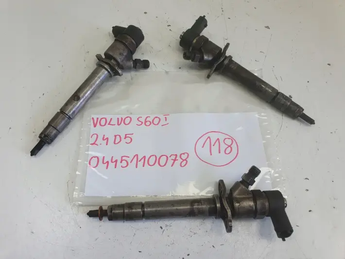 Volvo S60 I V70 II 2.4 D5 WTRYSKIWACZ wtrysk 0445110078