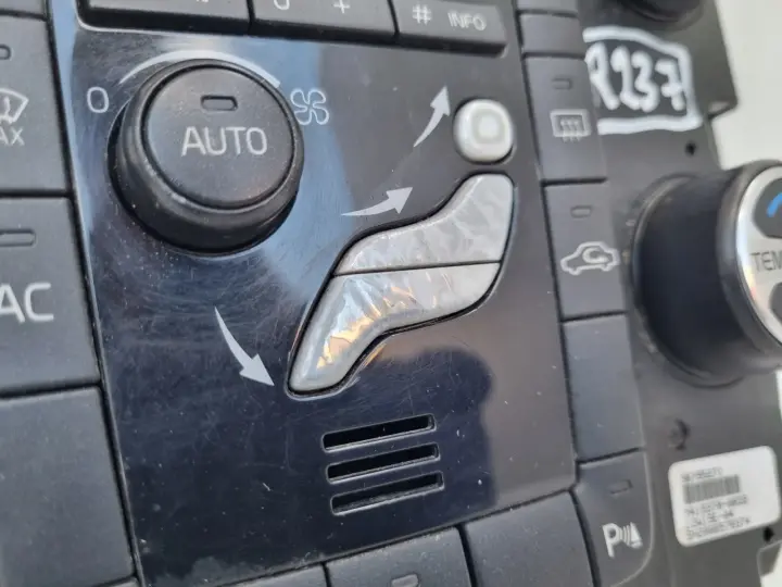 Volvo S60 II V60 I PANEL KLIMATYZACJI Nawiewu radia 30795271