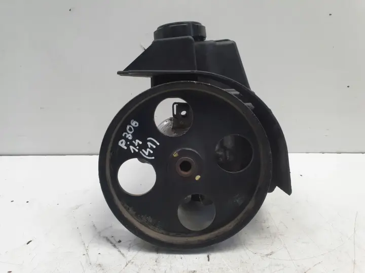 Peugeot 206 1.4 16V POMPA WSPOMAGANIA 9631411580