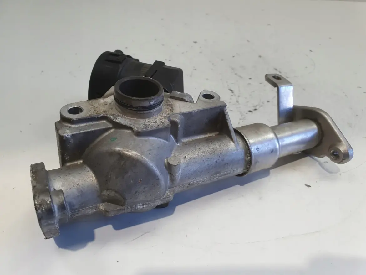 BMW E87 E90 2.0 i ZAWÓR EGR 7563241