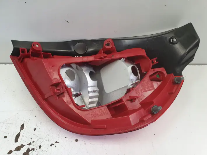 Renault Clio III lift 09-12r TYLNA LAMPA LEWA lewy tył kierowcy 8200776048