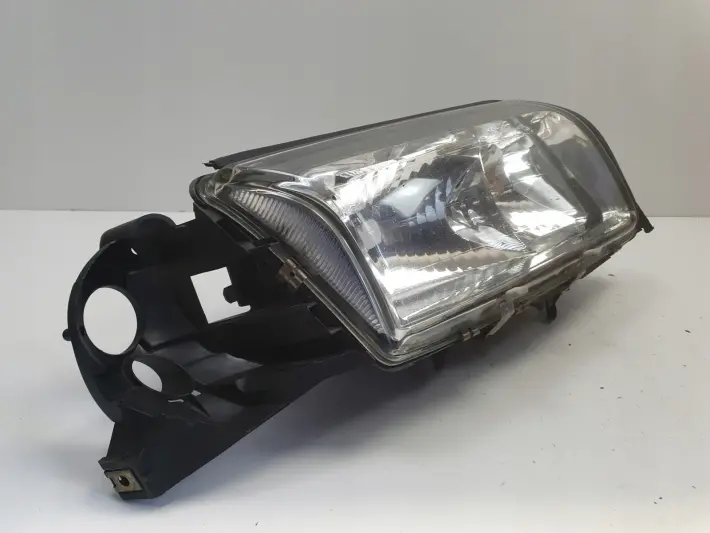 Volvo S80 I 98-04r PRZEDNIA LAMPA PRAWA prawy przód 30678108 89088108 valeo
