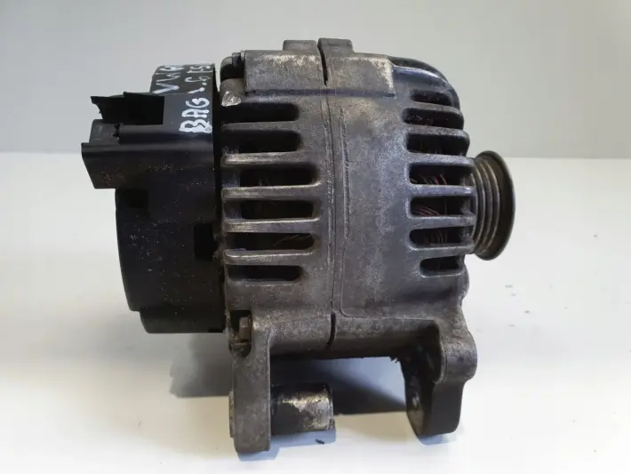 VW Golf V 1.6 FSI ALTERNATOR 110A 03C903023B valeo